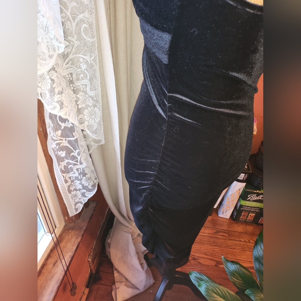 Elegant Black Lace Slip Dress - Picture 3 of 8